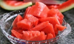 浙江杭州网红吃瓜,一瓜未落尽欢声