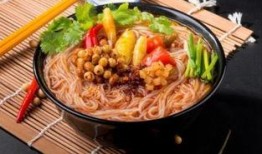 热点爆料酸辣粉怎么做视频,家常美味，一学就会