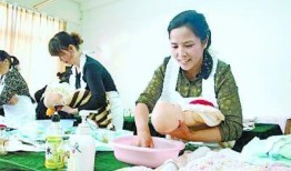 记者爆料育婴员视频大全,揭秘育儿过程中的温馨瞬间