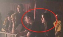 吃瓜网红拍照文案说说,镜头下的趣味文案解析