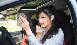 云南爆料女司机事件视频,女司机事件视频引发网友热议